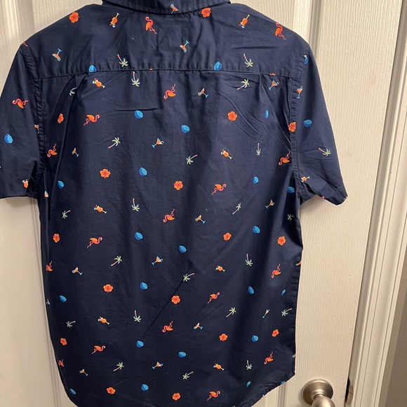 Button up summer shirt.martinis flowers and palm tree design. Aeropostale size M - Picture 1 of 3